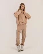 Damski komplet dresowy z luksusowego weluru marki GoldKiller, minimalistyczny krój, elegancki dres velvet.