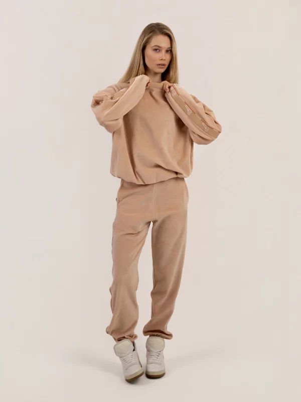 Damski komplet dresowy z luksusowego weluru marki GoldKiller, minimalistyczny krój, elegancki dres velvet.